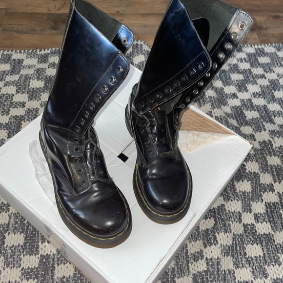 Dr.Martens - Picture 1 of 4